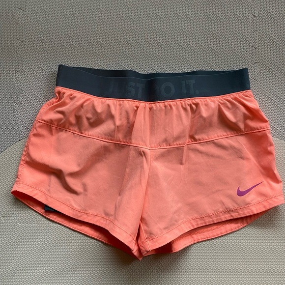 Nike dry-fit shorts with compression lining S - Picture 1 of 3
